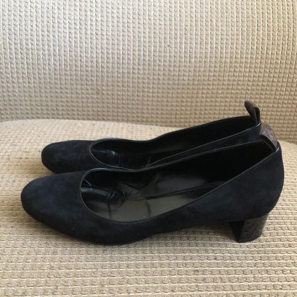 Louis Vuitton Uniformes Black Suede Revival Round - Picture 2 of 14